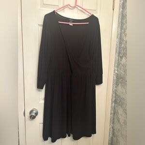 EUC Torrid size 2 black vneck dress cold shoulder